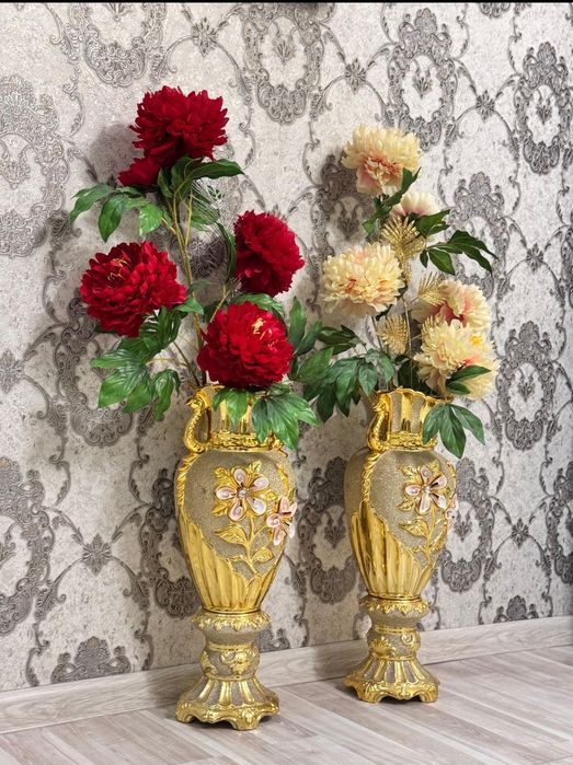 Вазы с цветами 2штуки