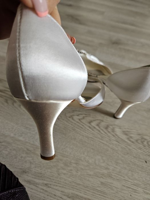 Pantofi mireasa, marime 39, toc 7 cm, noi, nepurtati