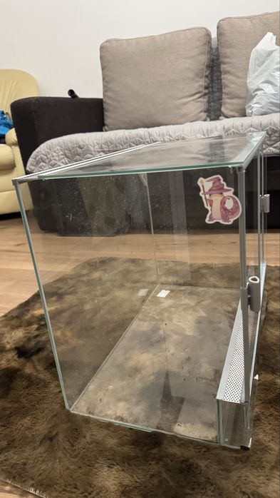 Vand terariu pentru reptile