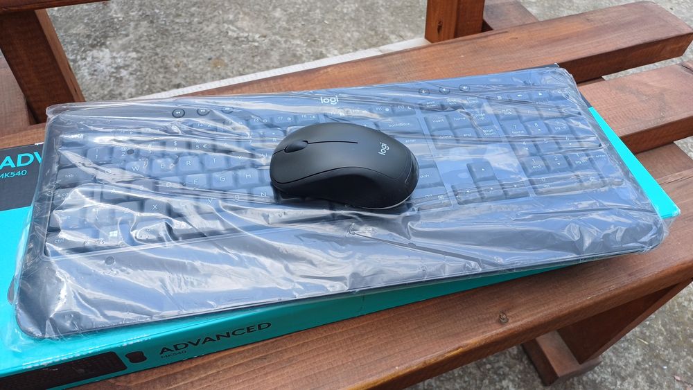 Logitech Advanced MK540 - безжична мишка и клавиатура