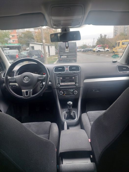 Vând Golf 5,puțin rulat în tara
