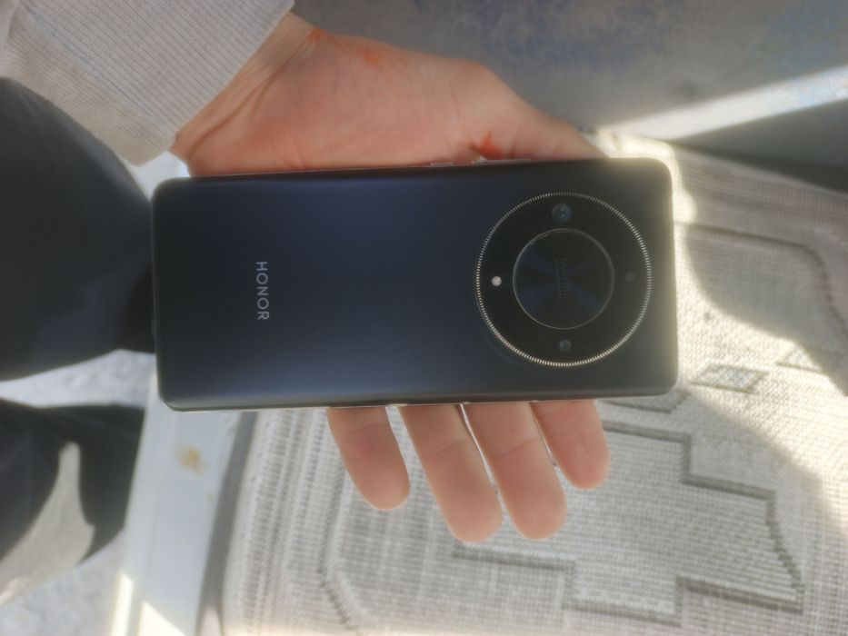 Honor x9b sotiladi holati yaxw 8/256 tali srochna sotiladi