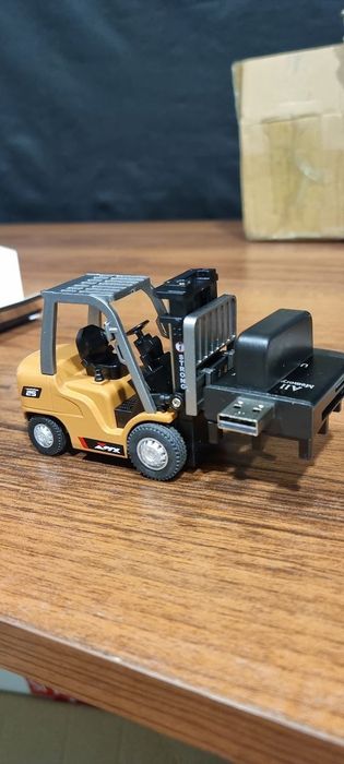 Masofadan boshqariladigan innovatsion mini-o‘yinchoq, RC car, Вилочный