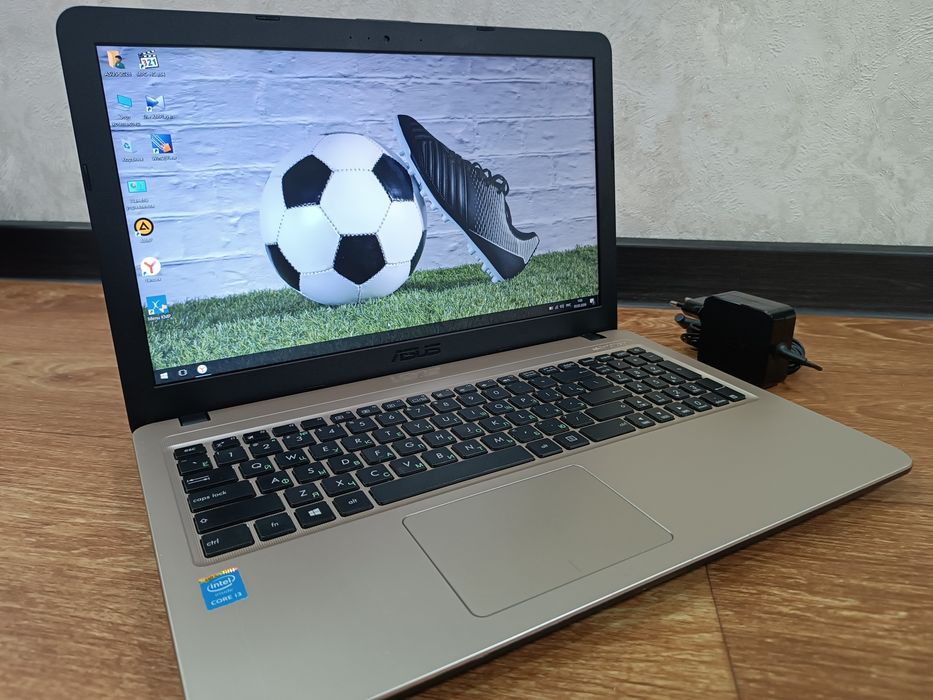 Ноутбук ASUS Core i3 Windows 10.