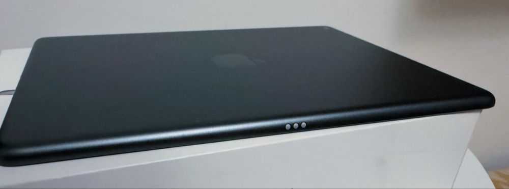iPad Gen 9 (2021) - 64GB, Wi-Fi, 3 huse + tastatura+ pen