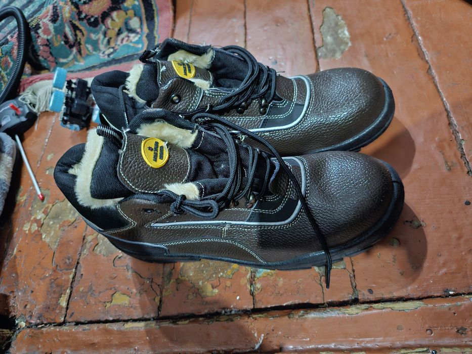 Рабочие ботинки новые 46 размер