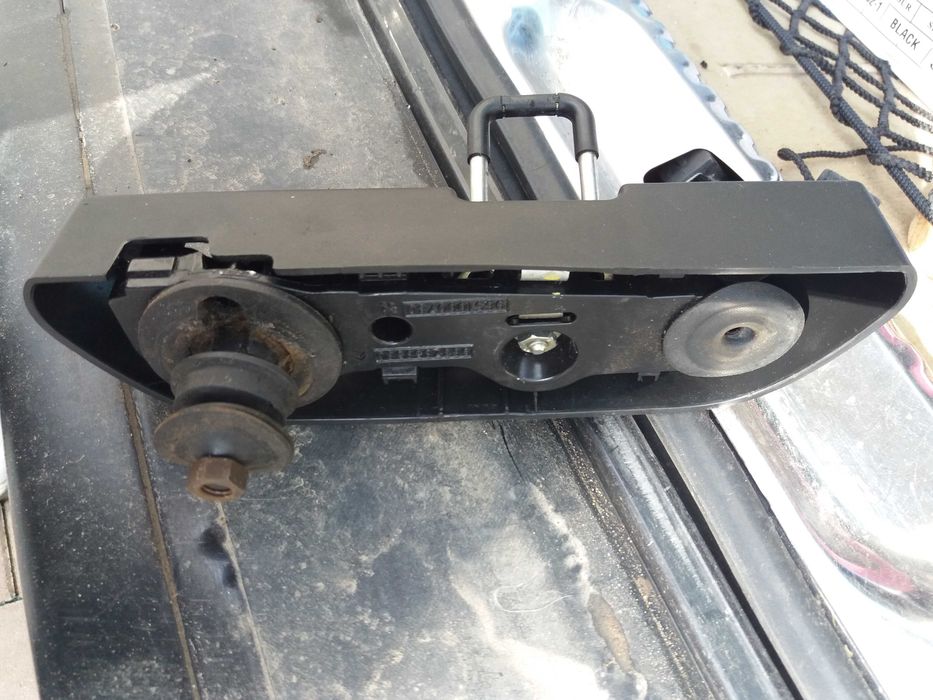 Рамо за чистачка на Пежо 407 комби