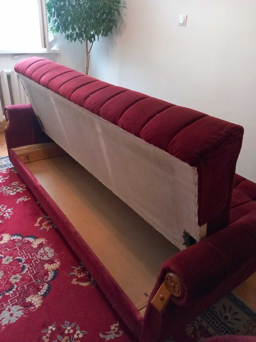 Продава 2 броя дивани