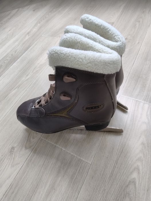 Patine gheață damă Roces – Căptușite cu blăniță – Mărimea 40 (25.5 cm)