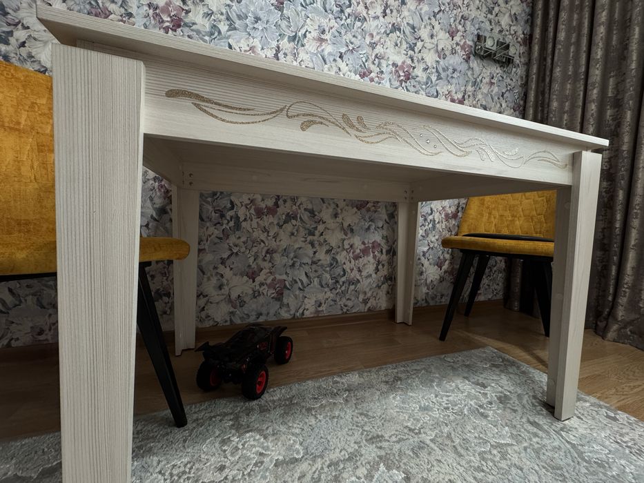 Продам новый стол