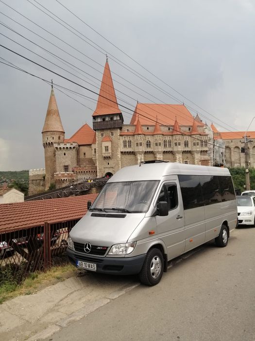 Transport persoane, Inchiriere microbuze cu sofer