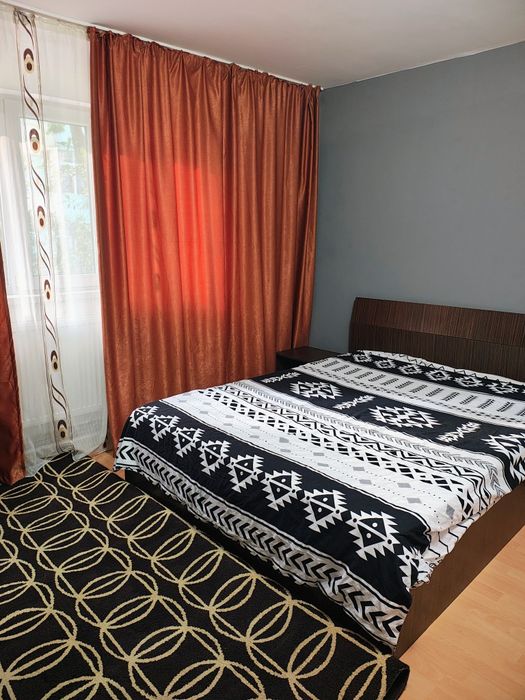 Închiriez  apartament