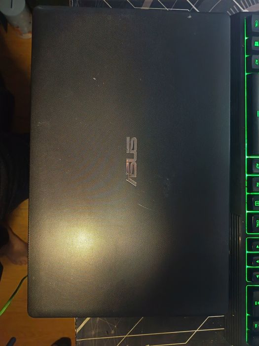 Se vinde ASUS X552L