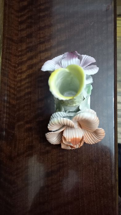 Подсвечник фарфоровый