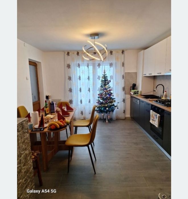 Vând casa sau schimb cu apartament 2/3 camere