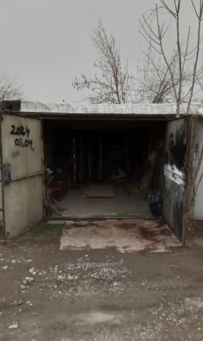 Бетонный гараж, завод Сарбаст. ( Тузель )