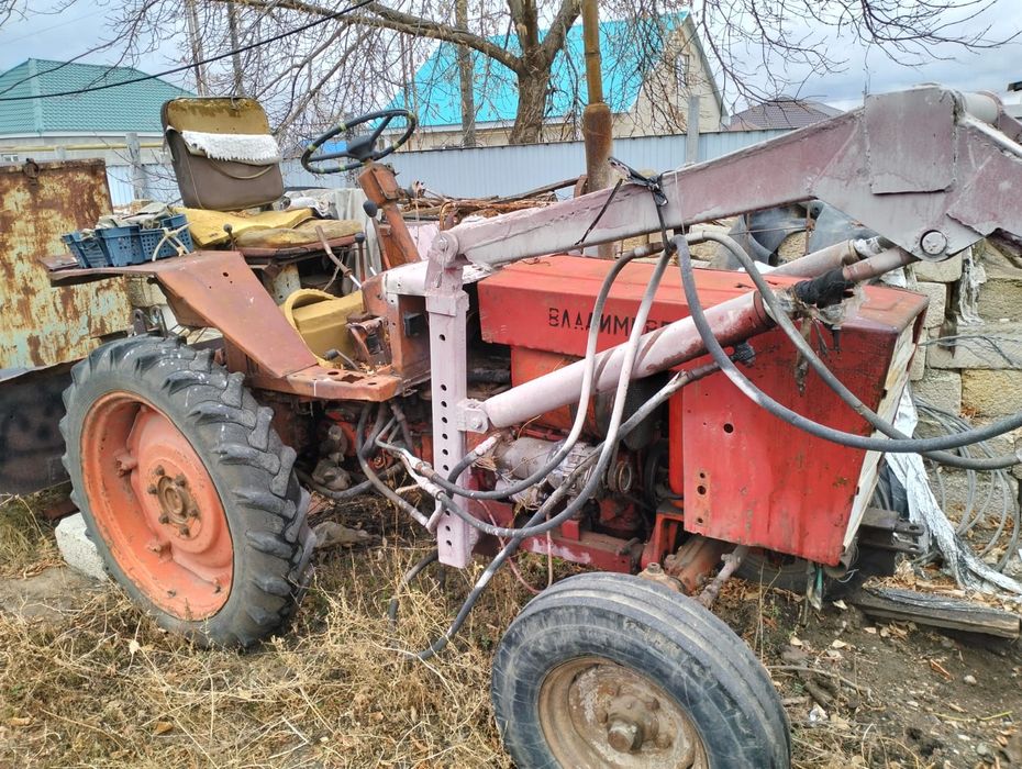 Продам трактор т-25, плуг и сварочный саг