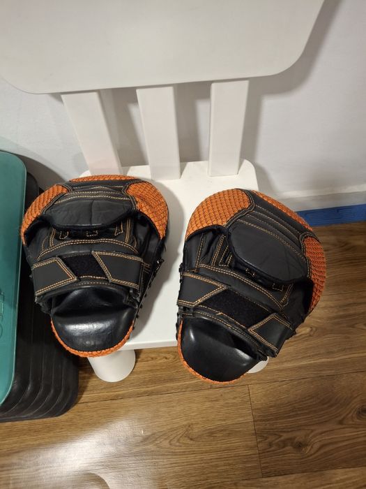 Продавам лапи за Бокс от естествена кожа