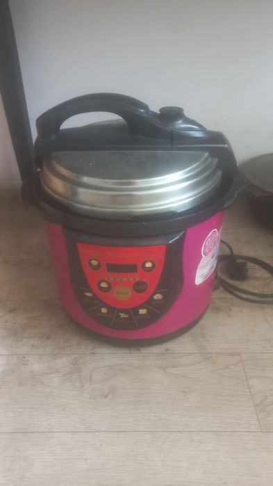 Мультиварка продам