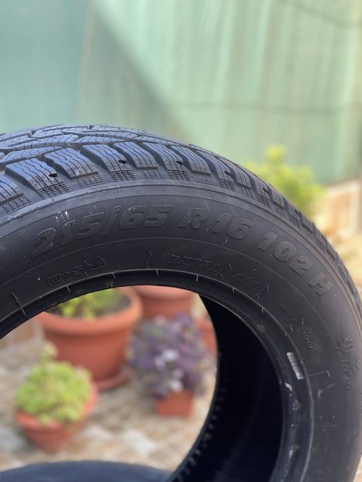 Продавам зимни гуми RIKEN Vredestein 215/65 R16 102H SUV Snow