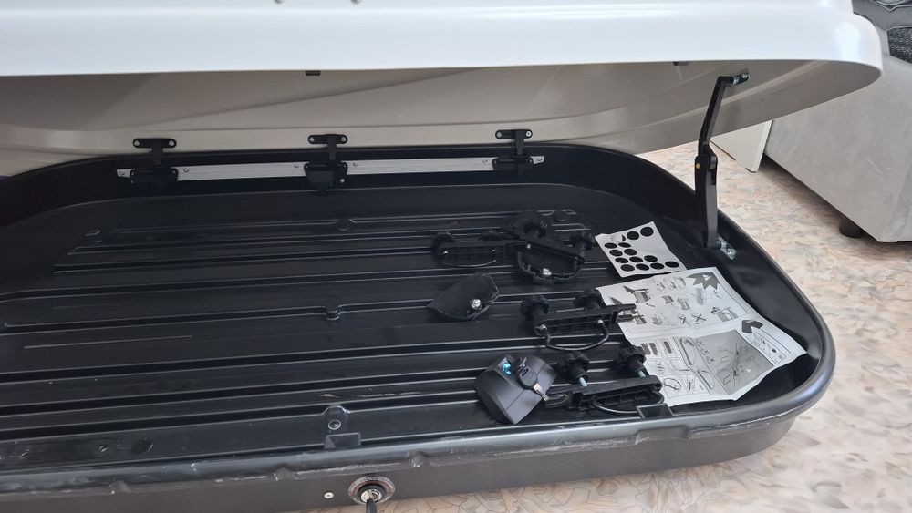 Продам автобокс (багажник)