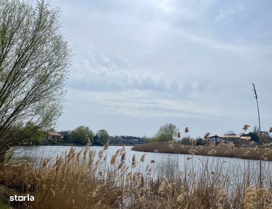 Teren Premium, Vedere partial Panoramica Lac si Padure, Utilitati