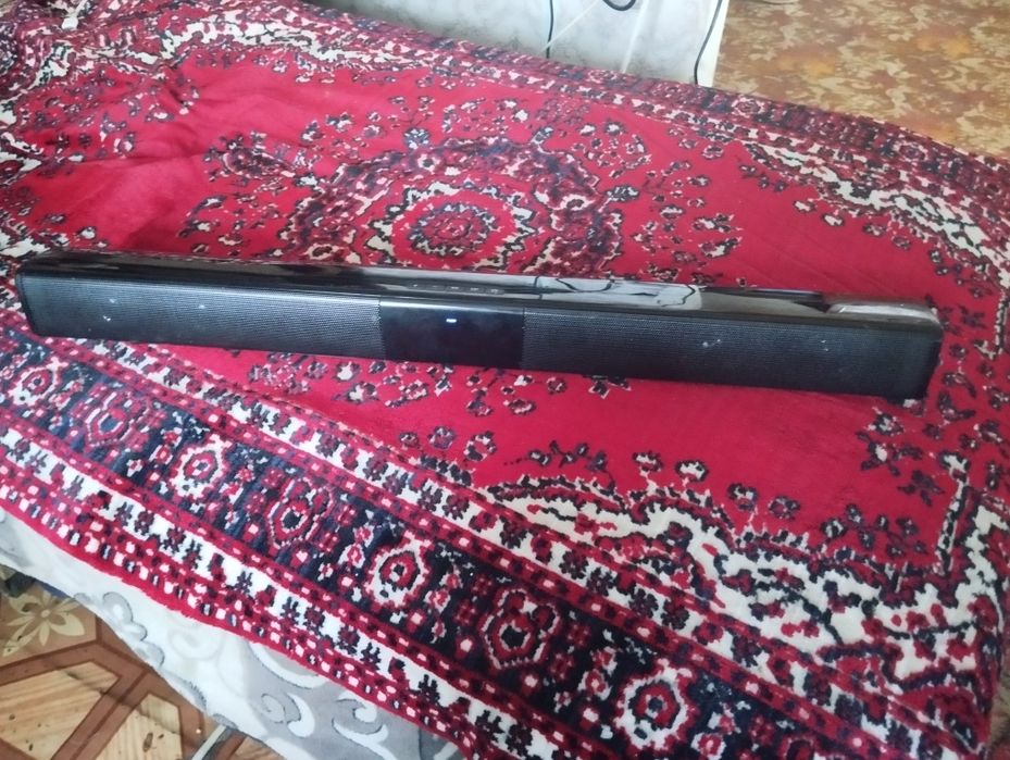 продам блютуз колонку..
