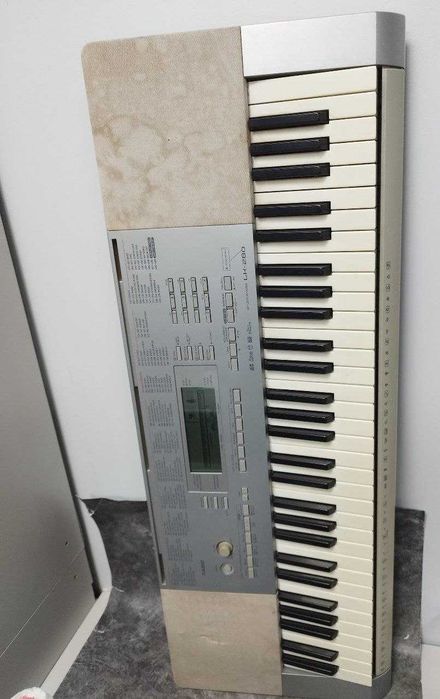 Синтезатор LK 280  (лот 803269 г. Кокшетау, ул. Абая 128, 21)