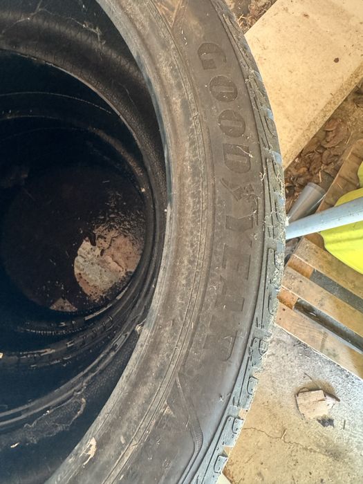 Goodyear UltraGrip Performance + 275/40/22