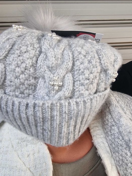 Комплект шал и шапка .