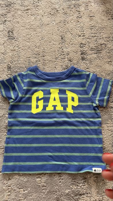 4 Tricouri baieti 12-18 luni. Diesel, Gap, zara