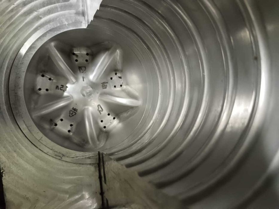 Пресс форма для ПЭТ тары