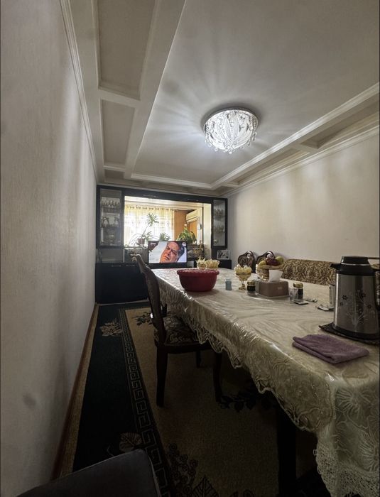 Продается квартира 3 комнатная 8 мкр 2 этаж