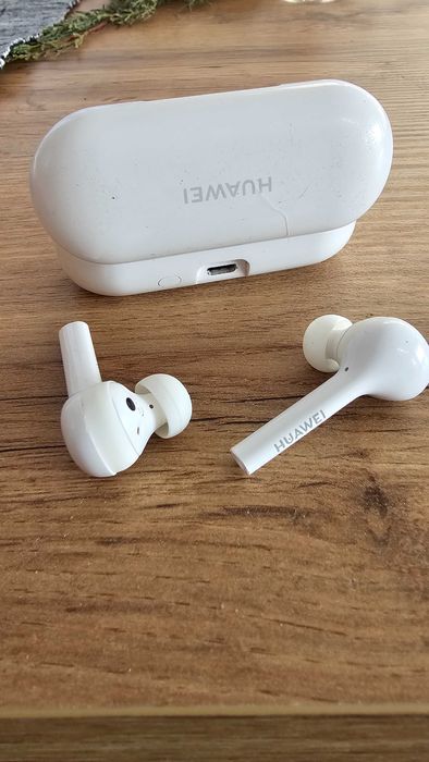 Безжични слушалки Huawei