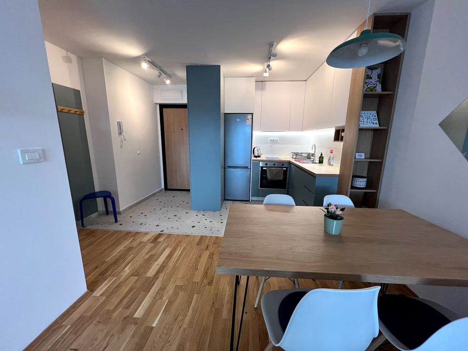 Дава се под наем Двустаен апартамент в София, Витоша - 75 кв.м за 448.8 € - Снимка #1