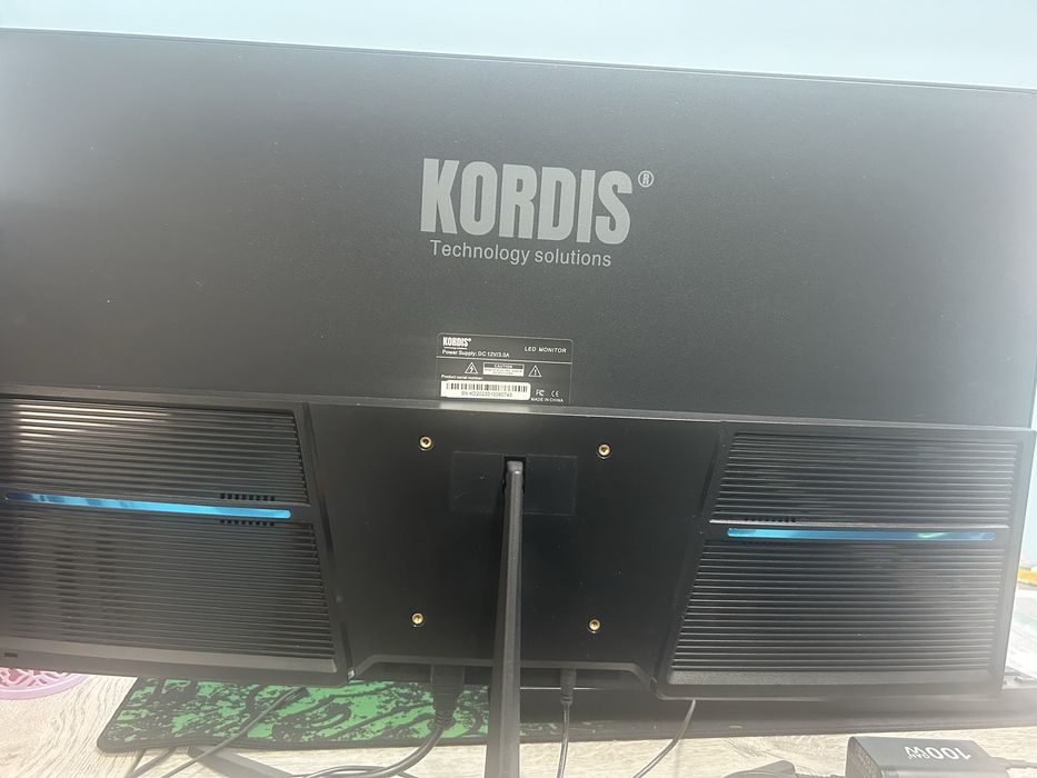 Мониторы в отличном состоянии 27дюйм