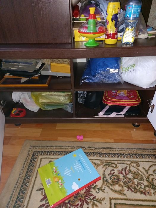 Продам горку в гостиную