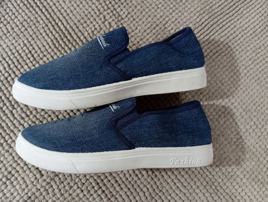 Продам женские балетки