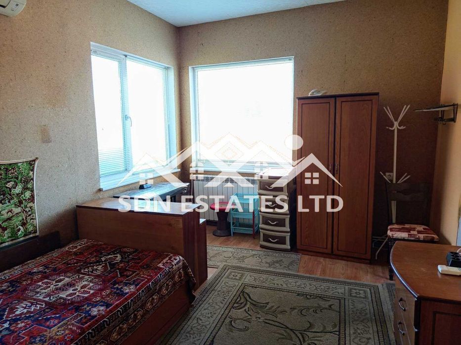 Продава прекрасна къща в района на магазин Си Би Ес