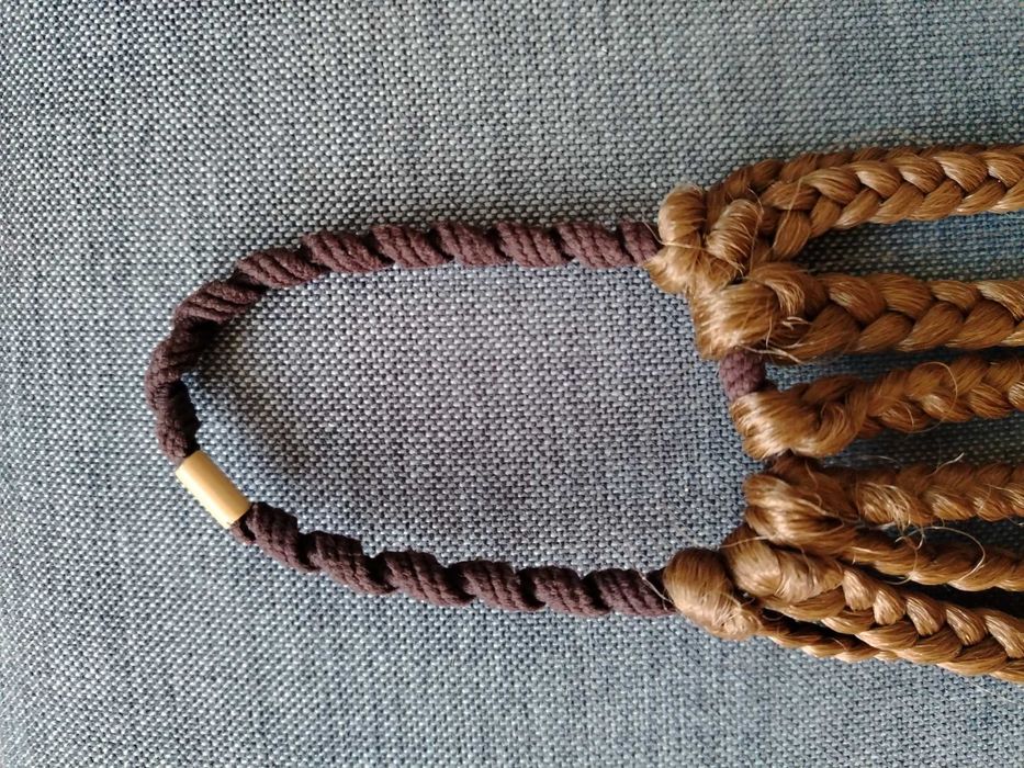 Опашка за коса с ластик и плитки