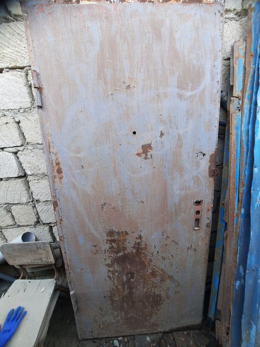 Дверь железный наружный