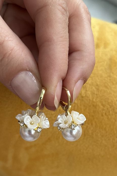 Красиви обици подходящи за повод