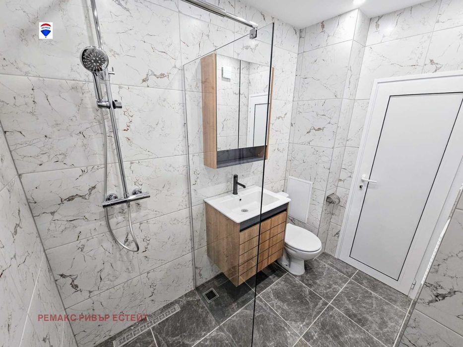 Продава се Двустаен апартамент в Русе, Здравец Изток - 68 кв.м за 1087 €/кв.м - Снимка #5