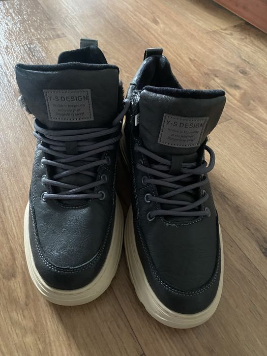 Продам зимние  ботинки торг