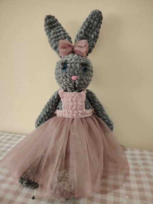 Ръчно плетени зайци (играчки)