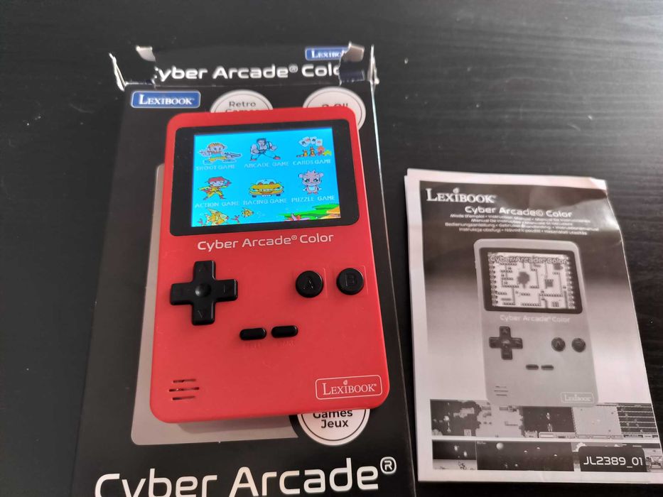 consola portabila joc retro