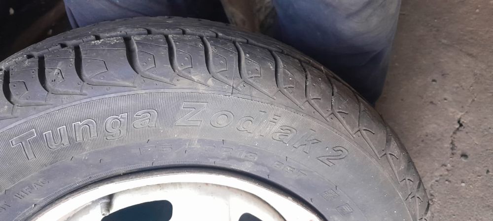 Продам летнюю резину