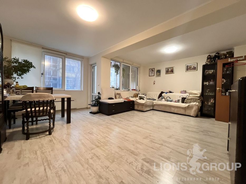 Продава се Тристаен апартамент в Варна, Левски - 110 кв.м за 1104 €/кв.м - Снимка #7