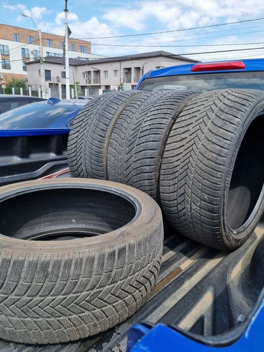 Set 4 Anvelope Bridgestone fata 285 40 R21 spate 315 35 R21 ca noi...
