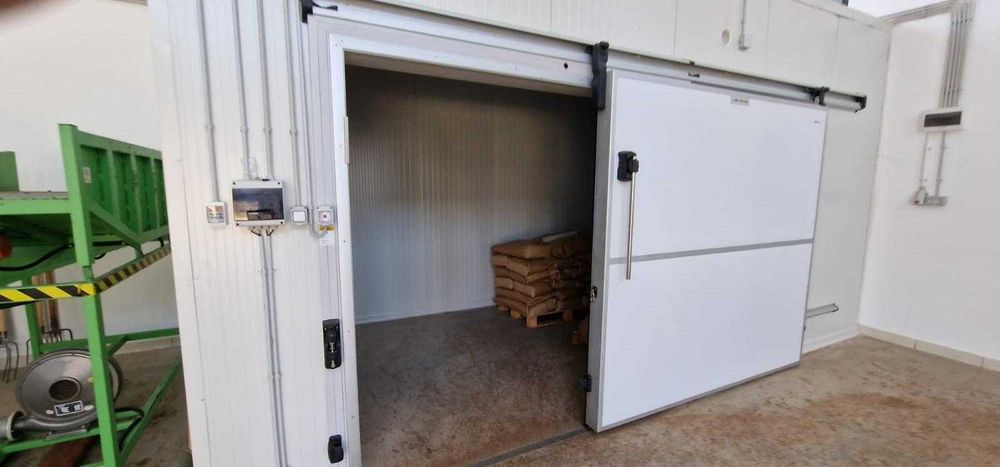 Închiriere/Vânzare spațiu industrial–depozit produse congelate